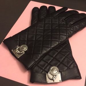 100% Leather Gloves 🧤Authentic Michael Kors